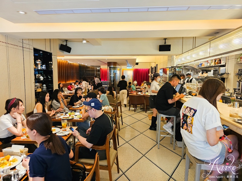 【台北美食】米朗琪咖啡館。中山站人氣排隊咖啡廳！厚實大份量草莓奶油鬆餅與冰滴咖啡的經典魅力