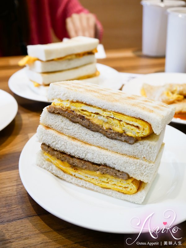 【台北美食】真芳碳烤吐司。行天宮美食！超人氣古早味碳烤吐司、粉漿蛋餅