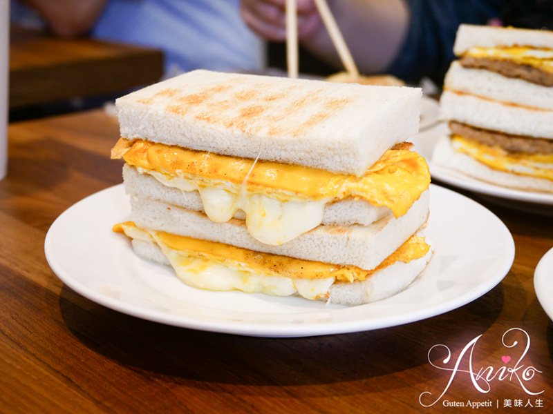 【台北美食】真芳碳烤吐司。行天宮美食！超人氣古早味碳烤吐司、粉漿蛋餅