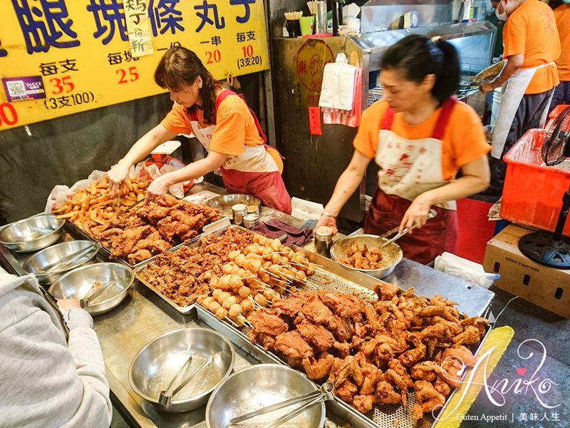 【台北美食】東加炸雞。永和炸雞推薦！溪洲市場內超人氣炸雞～25元雞塊好便宜