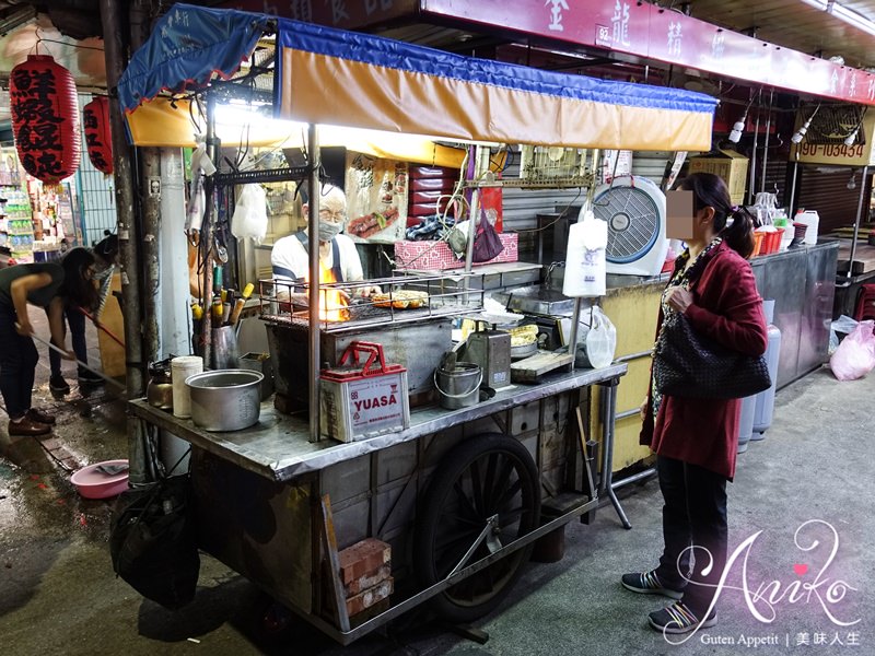 【台北美食】水柳伯炭烤玉米。在地飄香50多年！台北人激推這家烤玉米最好吃