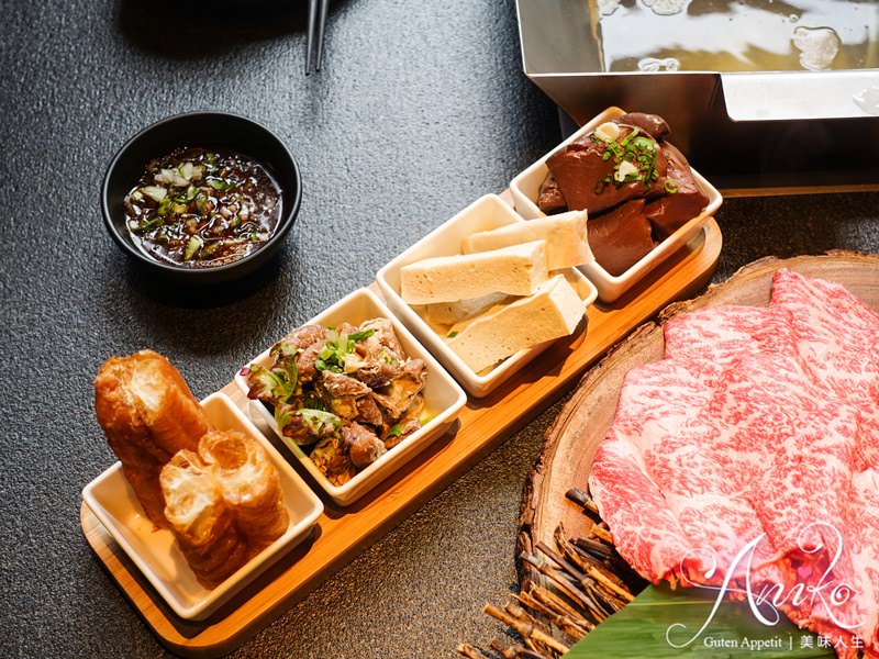 【台中美食】昭日堂鍋煮。台中火鍋激推!巨大肉片霸氣上桌~還有食材自取區無限量供應