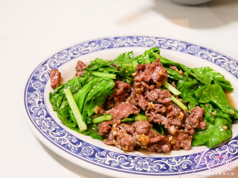 【台南美食】康樂街牛肉湯。在地人的早餐！蔬果熬製清爽湯頭～生炒牛肉必點超美味