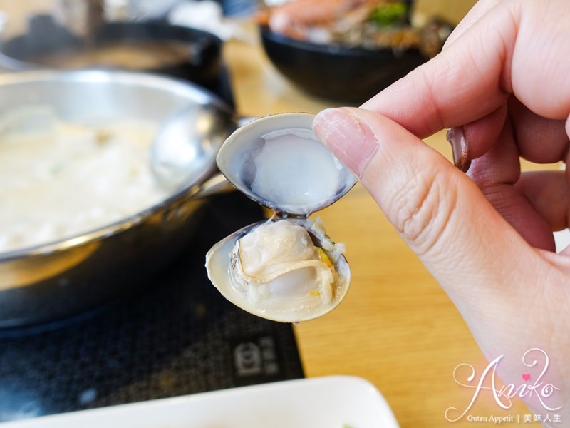 【台中美食】鍋裡鍋物。懷舊眷村內吃火鍋！新奇有趣的全自動製麵機～自己吃的麵自己做！