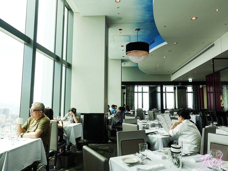 【台北美食】莫爾頓牛排館Morton's The Steakhouse。信義區牛排推薦，浪漫101高空美景~品嚐奢華牛排