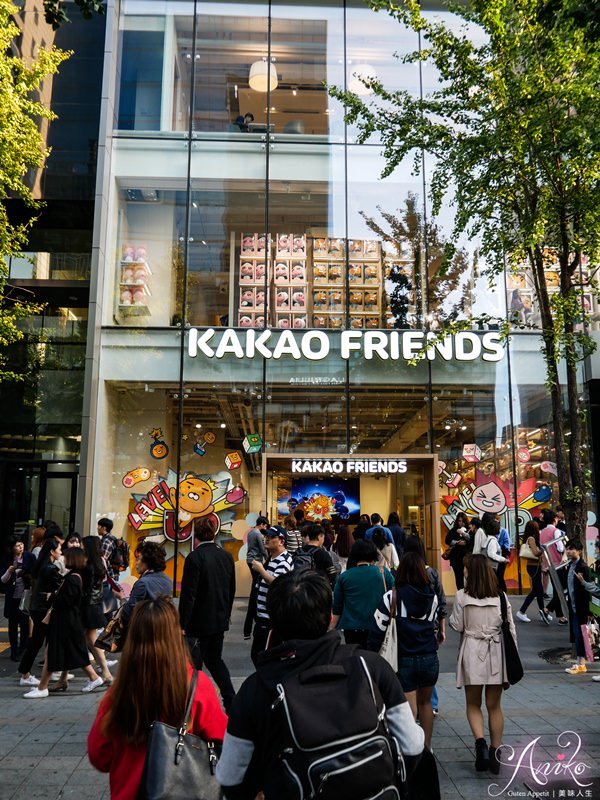 【韓國首爾景點】KAKAO FRIENDS弘大旗艦店。萌度爆表的可愛RYAN~超好拍超好buy