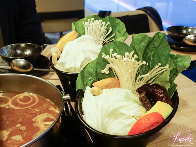 【台北美食】大初SHABU SHABU。超浮誇50盎司雙人餐大肉盤～千元有找爽爽吃，等你來挑戰