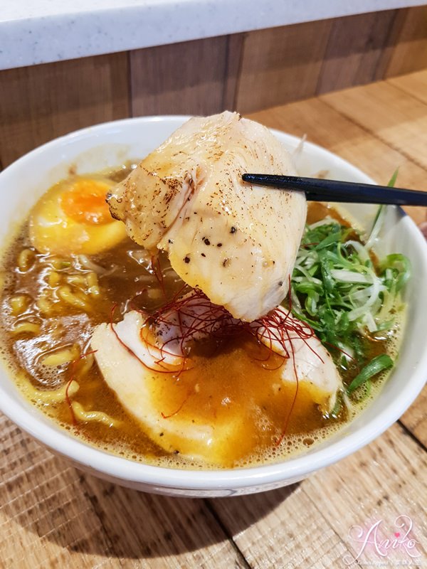 【台北美食】鳥人拉麵Totto Ramen。來自美國紐約超人氣拉麵！濃郁香醇雞白湯一吃上癮