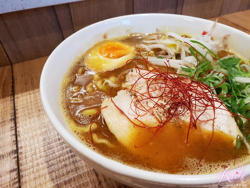 【台北美食】鳥人拉麵Totto Ramen。來自美國紐約超人氣拉麵！濃郁香醇雞白湯一吃上癮