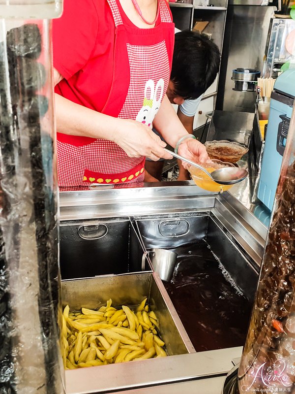 【台南美食】蜜桃香冷飲店。古早味蜜餞老店~透心涼50年老字號楊桃湯