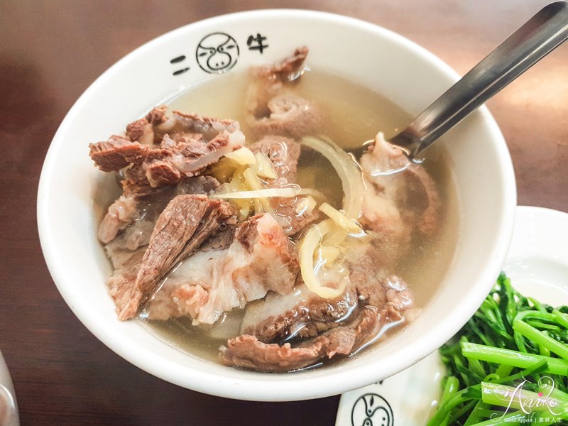 【台南美食】二牛牛肉湯。三種願望一次滿足！牛肉湯、牛肉麵和涮涮鍋這裡通通吃得到～還附停車場