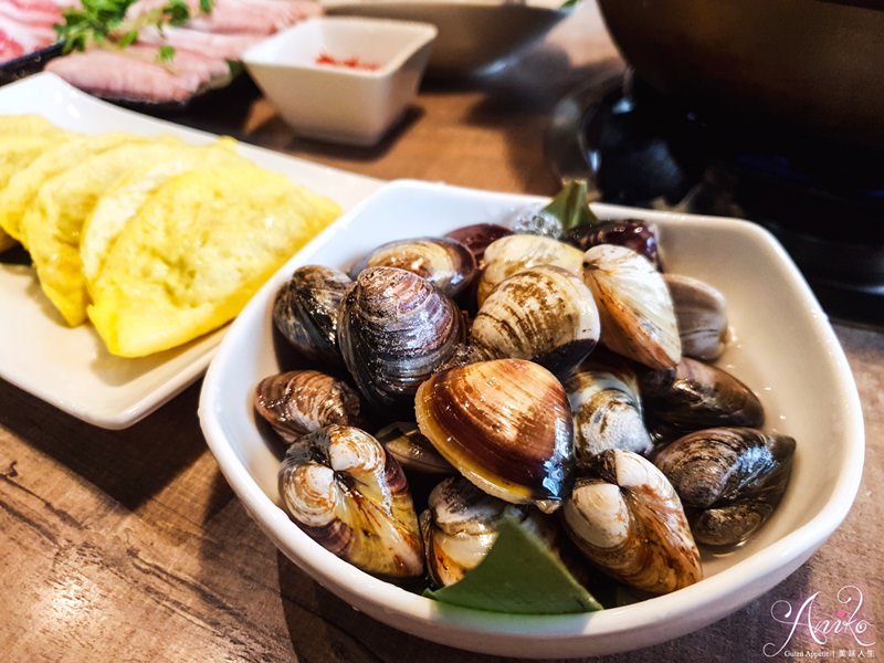 【台北美食】火鍋106粵式豬肚煲鍋。必點濃郁迷人胡椒豬肚雞鍋！手工蛋餃、花雕雞煲仔飯好吃推薦