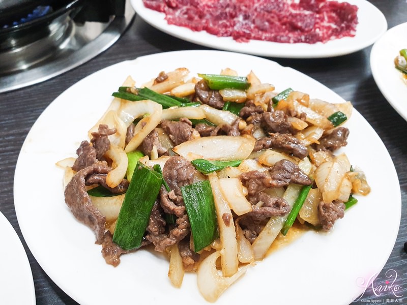 【台南美食】輝哥本土牛肉爐。超高CP值的溫體牛肉爐！濃郁鮮甜湯頭喝完回不去了