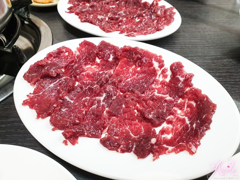 【台南美食】輝哥本土牛肉爐。超高CP值的溫體牛肉爐！濃郁鮮甜湯頭喝完回不去了