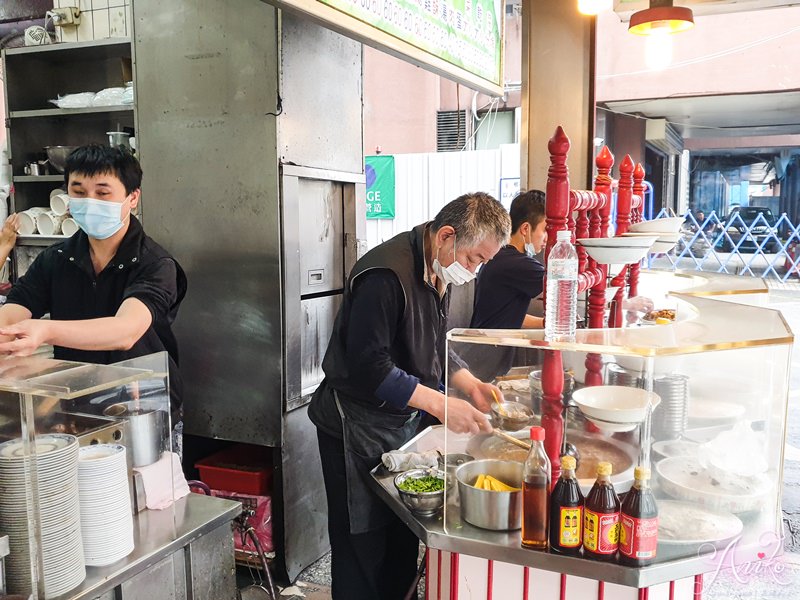 【台北美食】金峰滷肉飯。台北必吃滷肉飯名店！連外國人也征服的排隊美食