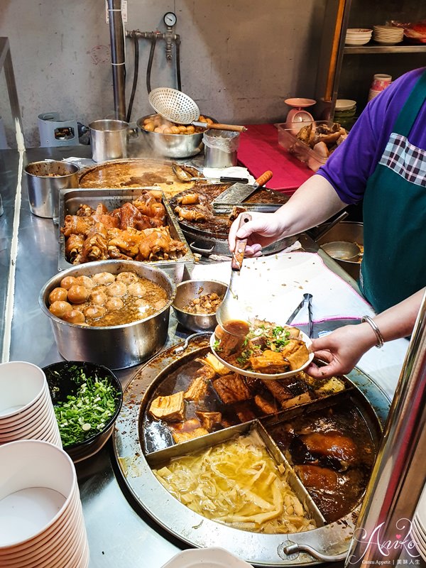 【永和美食】六鼎煨豬腳。永和永貞路人氣滷肉飯！南部微甜路線～入口即化美味腿庫