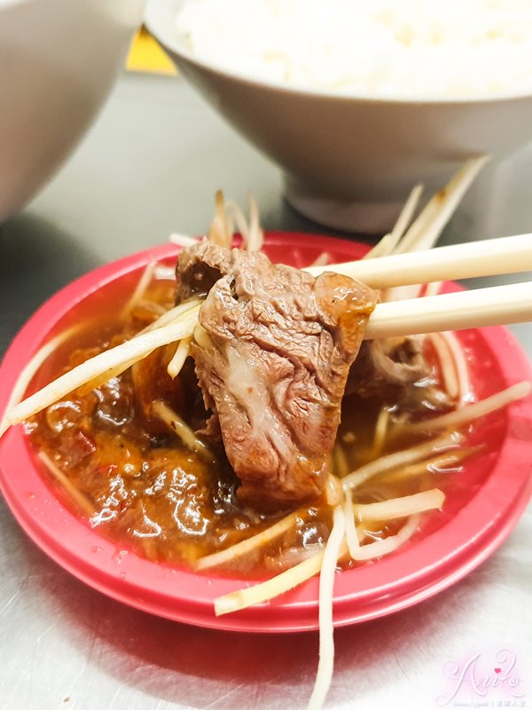 【台南美食】鬍鬚忠牛肉湯。台南宵夜首選！牛肉分等級～超人氣花紋牛肉湯這家才吃得到