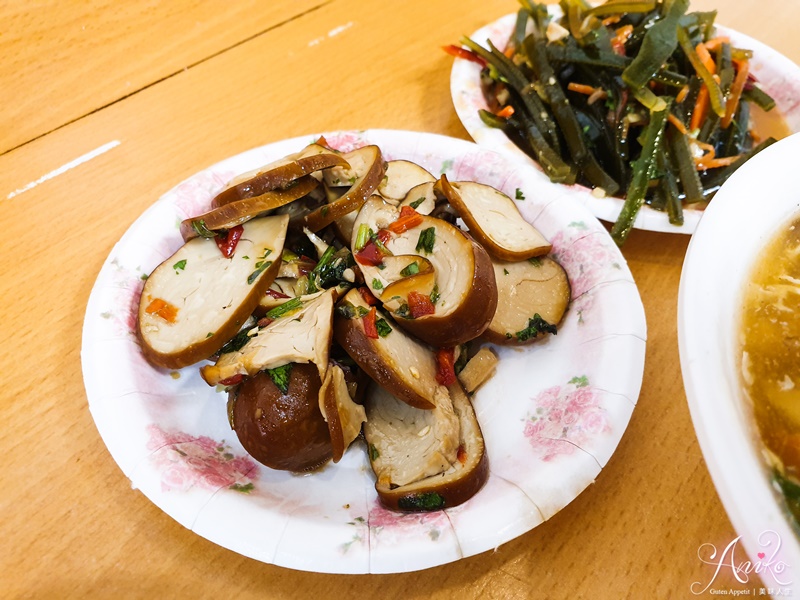 【台北美食】福大蒸餃館。中山捷運巷弄人氣小吃! 日本人就愛這一味～現點現做的美味爆漿蒸餃