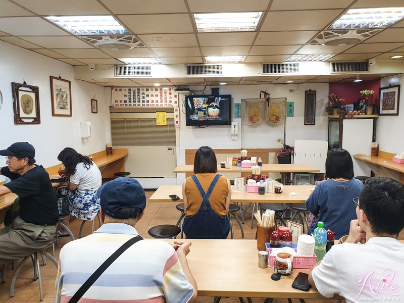 【台北美食】福大蒸餃館。中山捷運巷弄人氣小吃! 日本人就愛這一味～現點現做的美味爆漿蒸餃