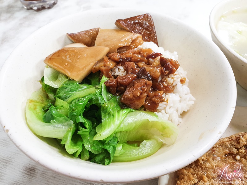 【台北美食】程味珍意麵滷味。西門町50年老字號台南意麵！迷人鹹甜肉燥香～夜貓子宵夜推薦