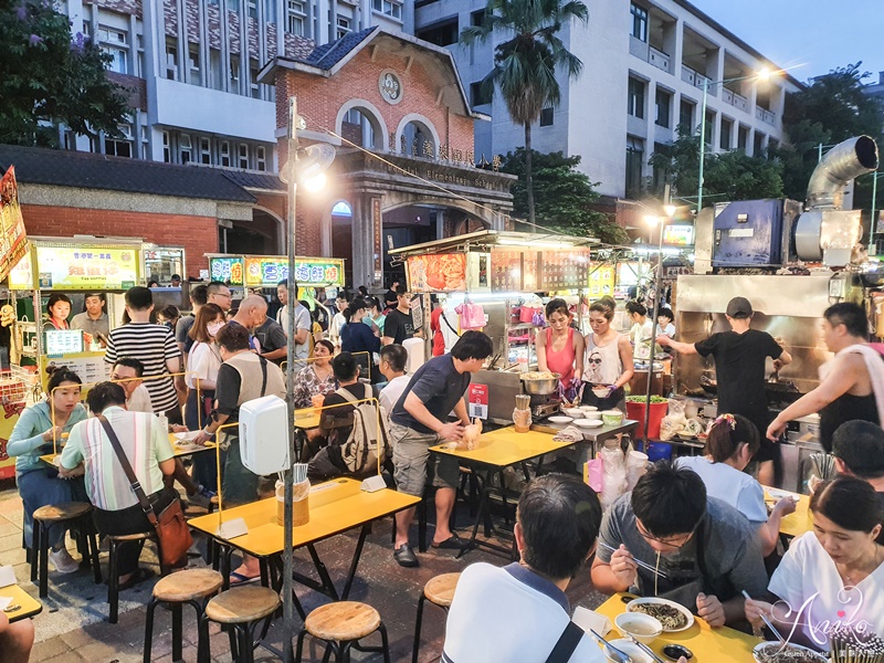 【台北美食】牛媽媽。寧夏夜市60年老字號～人氣必吃甘甜Q彈控肉飯！