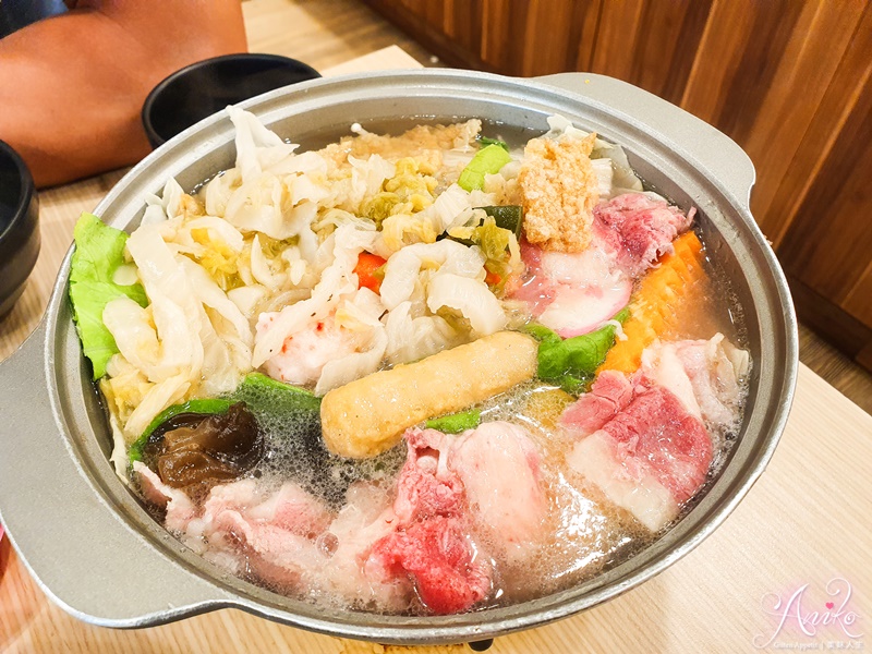 【永和美食】鍋賣局 (永和中正店)。百元世界風味小火鍋！20多種湯頭～內用享白飯、冰淇淋、霜淇淋、咖啡、爆米花吃到飽