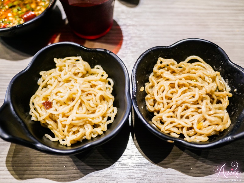 【台北美食】肉老大頂級肉品涮涮鍋中山錦西店。沒有最浮誇只有更浮誇～肉肉控的天堂！100盎司超霸氣雲霧肉塔