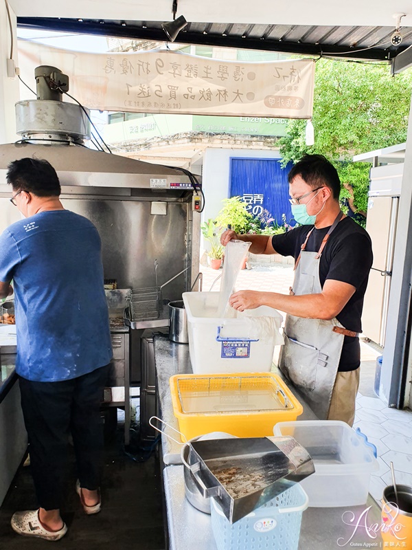 【台南美食】啾ㄠˊ炸雞。每日限量供應！學生最愛的午後銅板價零嘴～香脆噴汁雞腿雞排