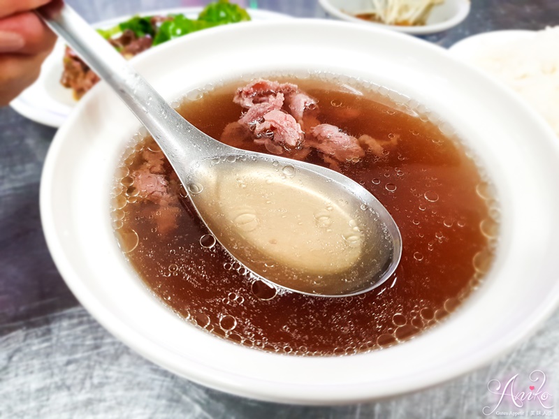 【台南美食】府城牛肉湯。下午四點開到凌晨四點！晚餐宵夜想喝牛肉湯的好去處～湯頭超特別