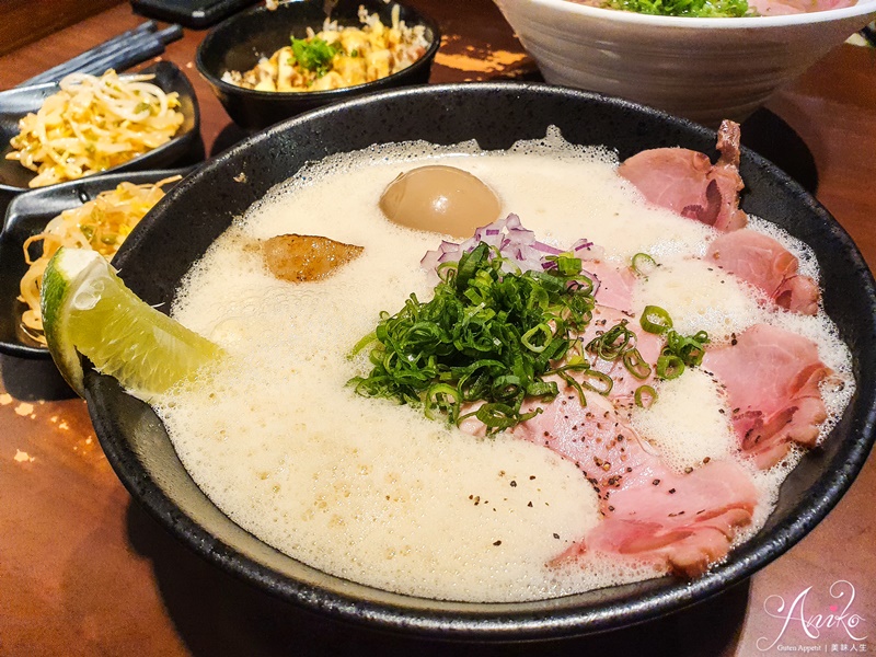 【台北美食】墨洋拉麵。公館排隊美食～超有特色的泡系雞豚拉麵～還能免費加麵吃到飽！