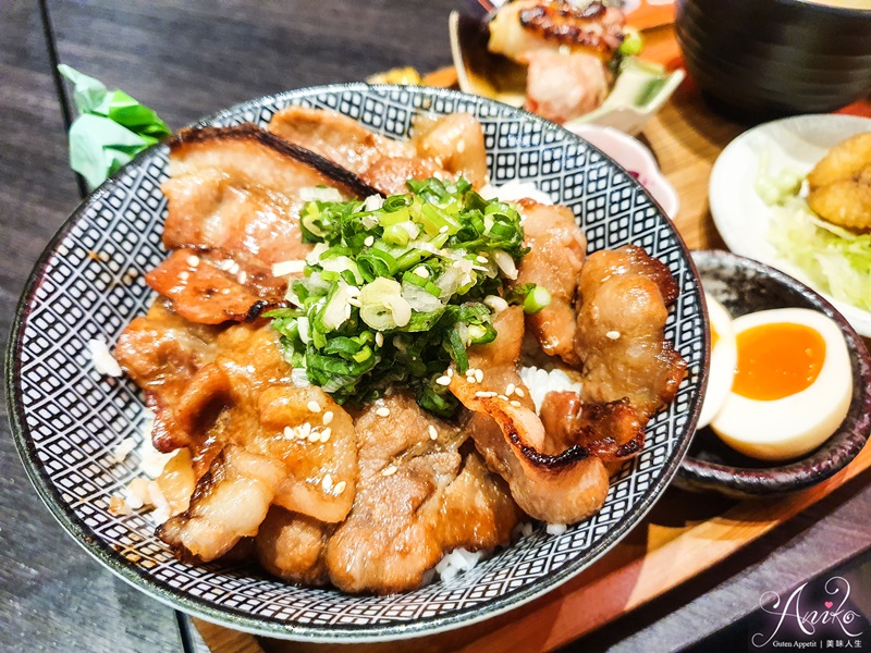 【台南美食】開丼燒肉vs丼飯。地表最強燒肉丼！主菜就是要滿到爆～白飯、味噌湯、飲品無限享用