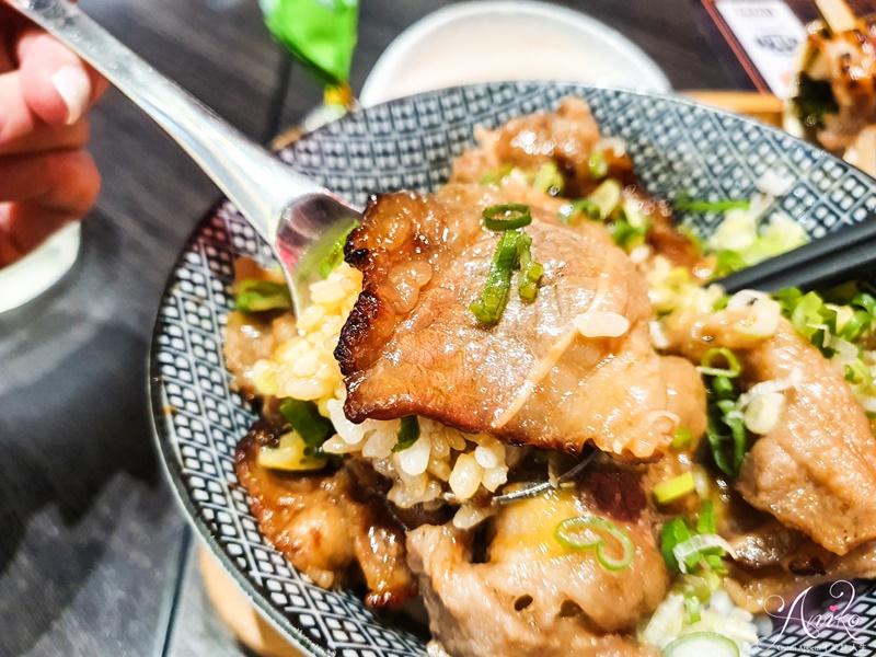 【台南美食】開丼燒肉vs丼飯。地表最強燒肉丼！主菜就是要滿到爆～白飯、味噌湯、飲品無限享用