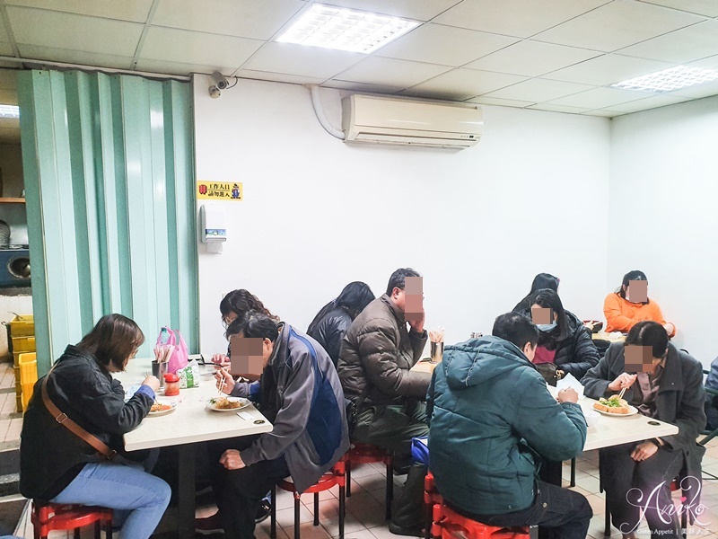 【中和美食】蕭家下港脆皮臭豆腐。外酥內綿密的噴汁臭豆腐！飄香20年~在地人從小吃到大