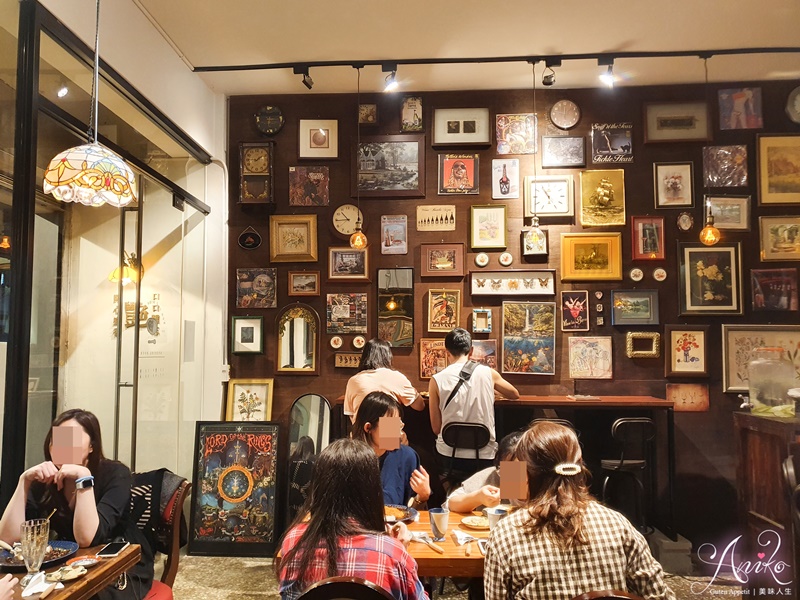 【永和美食】艷紅酒咖哩。永和最美復古文青咖哩店！平日午餐招待可樂餅～外帶再優惠60元