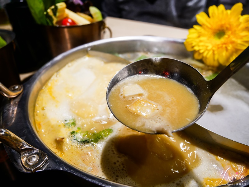 【台北美食】東雛菊風味鍋物。公館火鍋推薦~獨家私房湯底一喝就圈粉！巧克力和牛、台南溫體牛這裡吃的到