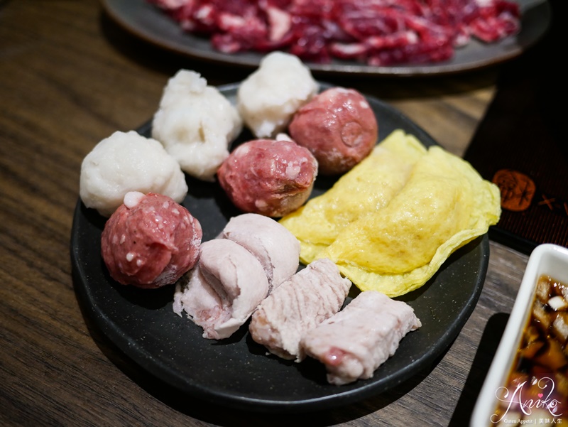 【台北美食】宣牛溫體牛肉火鍋。中山國中站美食！每日新鮮直送台南溫體牛～宵夜場拍照打卡再送溫體牛肉盤