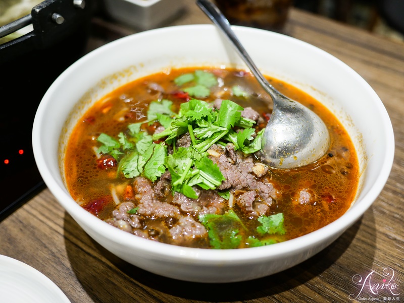 【台北美食】宣牛溫體牛肉火鍋。中山國中站美食！每日新鮮直送台南溫體牛～宵夜場拍照打卡再送溫體牛肉盤