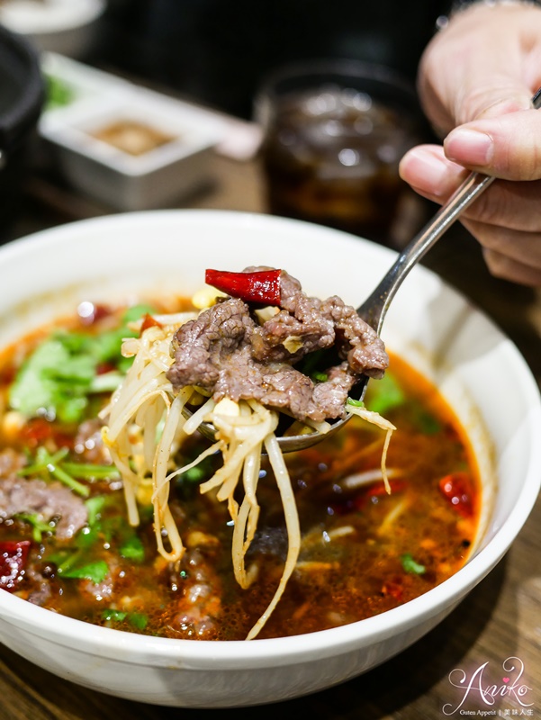 【台北美食】宣牛溫體牛肉火鍋。中山國中站美食！每日新鮮直送台南溫體牛～宵夜場拍照打卡再送溫體牛肉盤