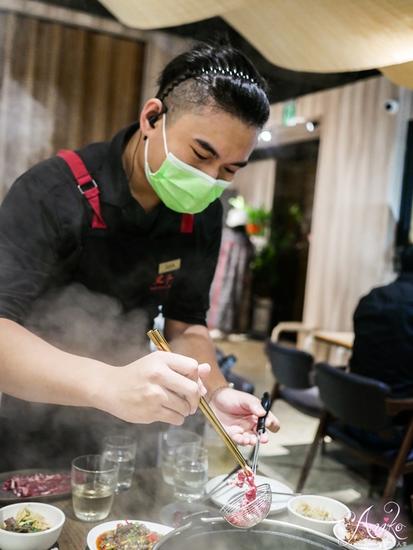 【台北美食】宣牛溫體牛肉火鍋。中山國中站美食！每日新鮮直送台南溫體牛～宵夜場拍照打卡再送溫體牛肉盤