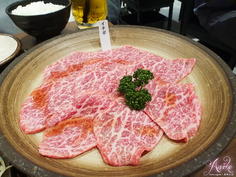 【台中美食】俺達の肉屋。台中米其林指南一星推薦！日本和牛燒肉店～專人全程代烤 (附菜單和訂位方式)