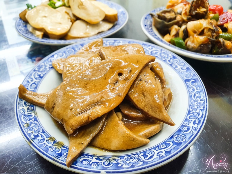 【永和美食】海爺四號乾麵店 (秀朗店)。永和最強人氣乾麵~食尚玩家推薦！紅油皮蛋搭上麻醬繃出絕佳美味