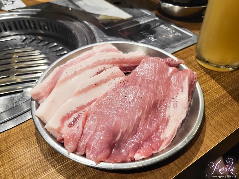 【台北美食】吃肉 EatMeat 韓式烤肉。中山巷弄人氣爆店！韓式小菜蒸蛋無限享用～專人桌邊服務沒訂位絕對吃不到