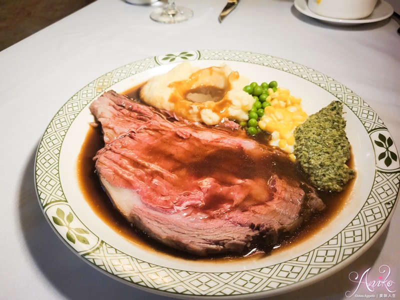 【台北美食】Lawry's勞瑞斯牛肋排餐廳。信義區頂級牛排約會餐廳～美國90年老字號牛肋排！百萬餐車桌邊服務