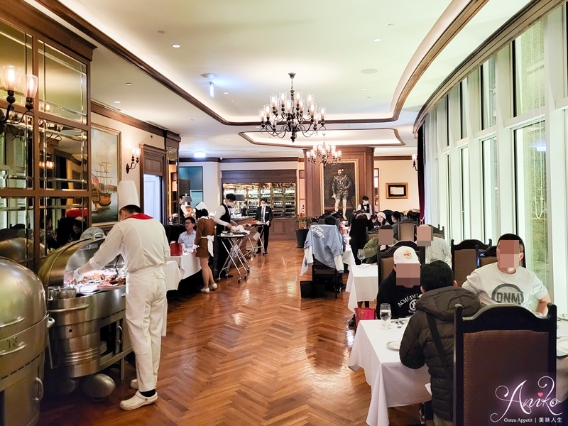 【台北美食】Lawry's勞瑞斯牛肋排餐廳。信義區頂級牛排約會餐廳～美國90年老字號牛肋排！百萬餐車桌邊服務