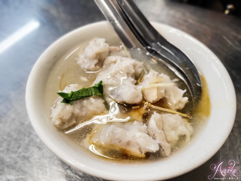 【台南美食】阿鳳浮水虱目魚羹。保安路老字號美食！只賣一種東西熱賣超過60年～吃得到魚肉的虱目魚羹