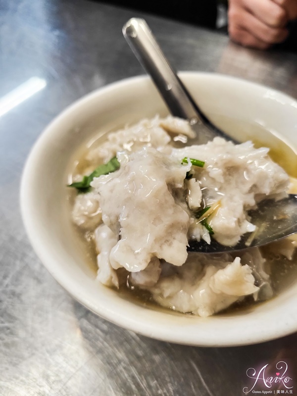 【台南美食】阿鳳浮水虱目魚羹。保安路老字號美食！只賣一種東西熱賣超過60年～吃得到魚肉的虱目魚羹