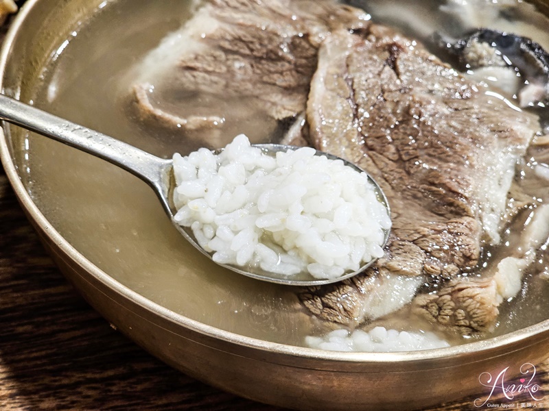 【韓國首爾美食】河東館。明洞美食推薦！連續5年米其林推薦~80年韓國牛骨湯老店，在地人早餐都吃這一家