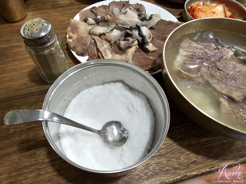 【韓國首爾美食】河東館。明洞美食推薦！連續5年米其林推薦~80年韓國牛骨湯老店，在地人早餐都吃這一家