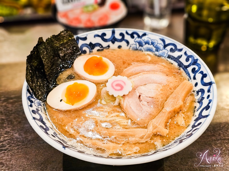 【東京美食】斑鳩拉麵。東京拉麵街超人氣排隊拉麵！醇厚系豚骨魚介湯頭雙重享受