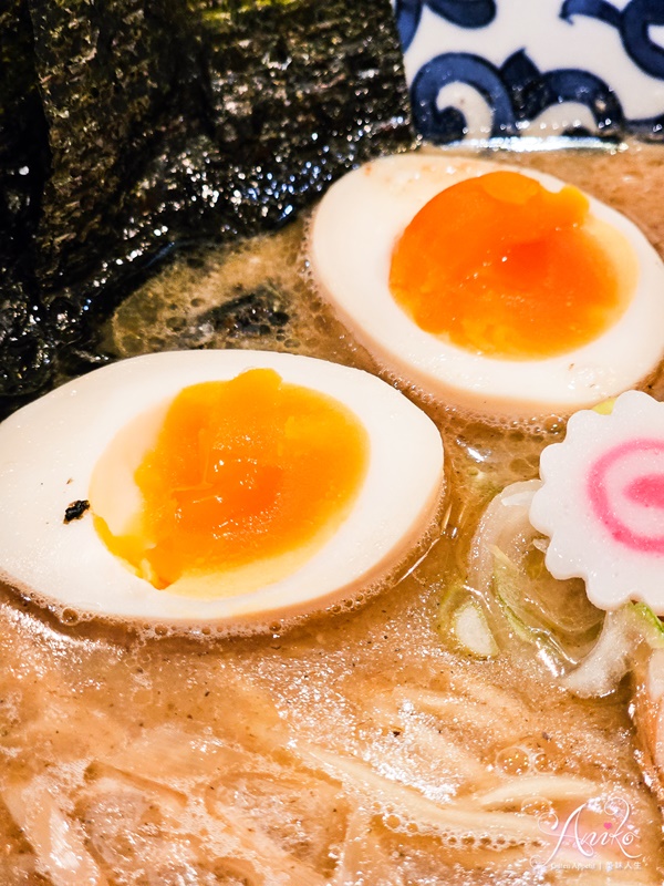 【東京美食】斑鳩拉麵。東京拉麵街超人氣排隊拉麵！醇厚系豚骨魚介湯頭雙重享受